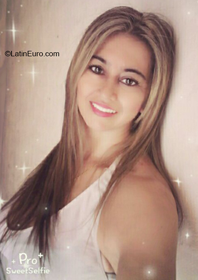Date this cute Colombia girl Miyelay from Cota CO27370
