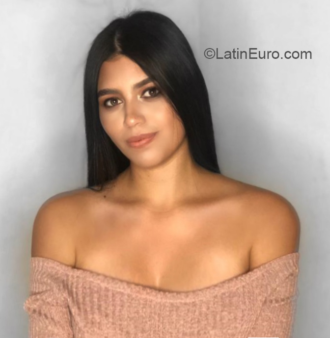 Date this pretty Venezuela girl Daniela from Trujillo VE3209