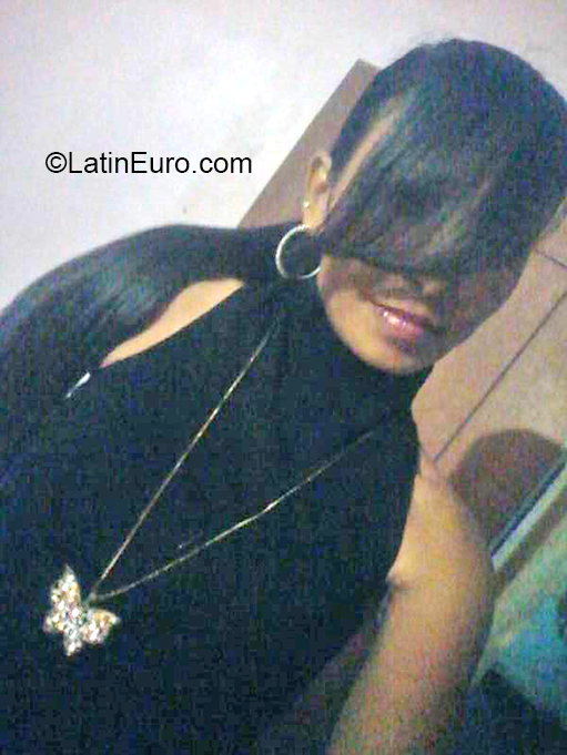Date this funny Venezuela girl Paola from Maracaibo VE3223