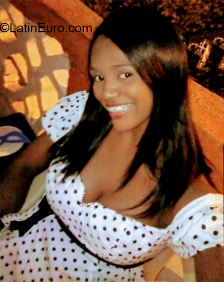 Date this nice looking Colombia girl Zuleimy from Cartgena CO27501