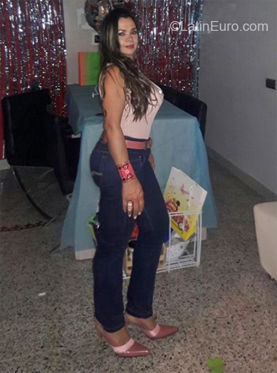 Date this lovely Colombia girl Luz from Medellin CO27548