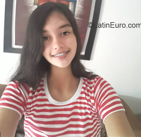 Date this gorgeous Venezuela girl Mariangel from Caracas VE3245