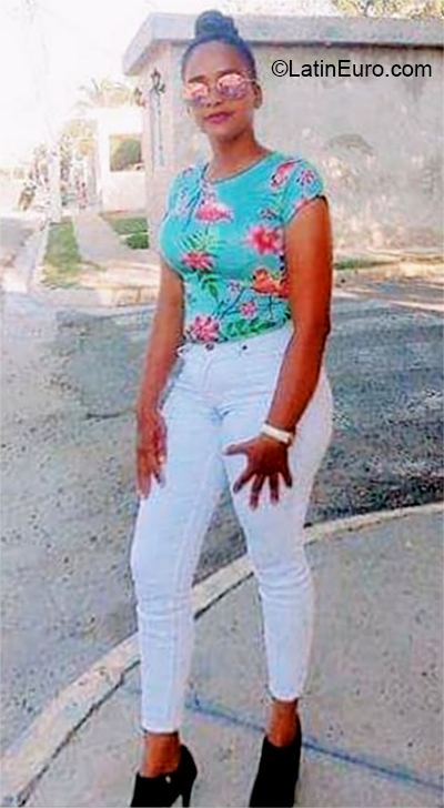 Date this passionate Dominican Republic girl Nalia from Dajabon DO38290