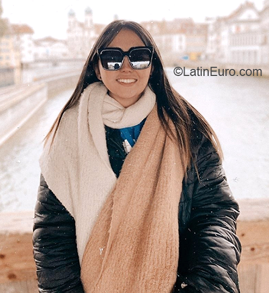 Date this attractive Colombia girl Andrea from Bogota CO27591