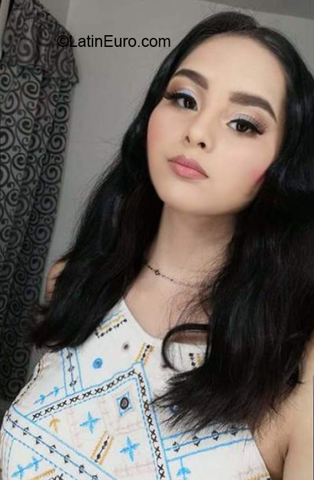 Date this athletic Mexico girl Yessenia from San Luis Potosí MX1878