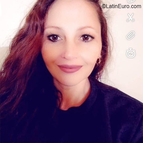 Date this funny Brazil girl Salwa from Sao Paulo BR11176