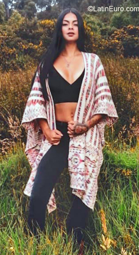 Date this beautiful Colombia girl Estefania from Bogota CO27645