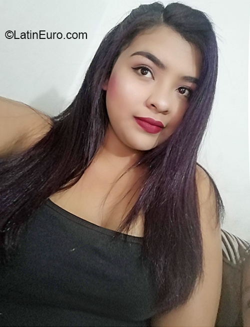 Date this hard body Colombia girl Andrea from Medellin CO27652