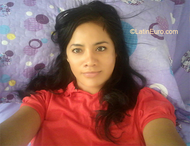Date this young Peru girl Asuka from Lima PE1575