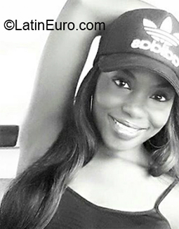 Date this sultry Colombia girl Kidy from Cali CO27671