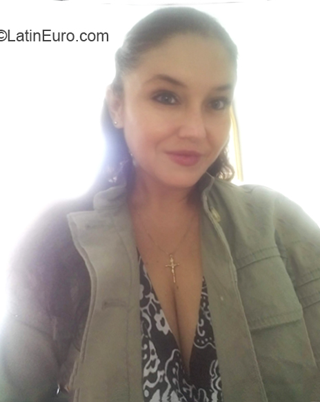 Date this pretty Colombia girl Sharadri from Medellin CO27673