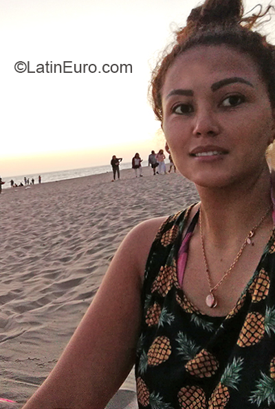 Date this hot Peru girl Leydi from Lima PE1589