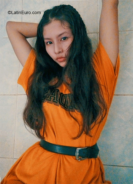 Date this beautiful Peru girl Nataly from Lima PE1590