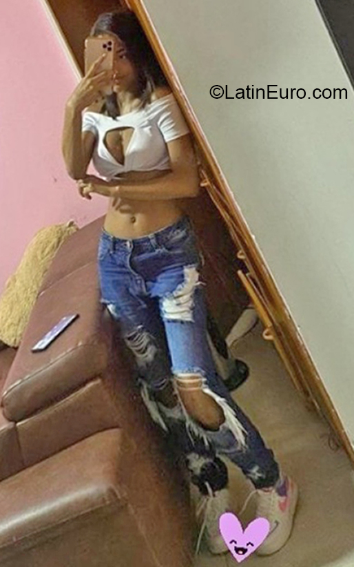 Date this passionate Colombia girl Hillary from Cali CO27742
