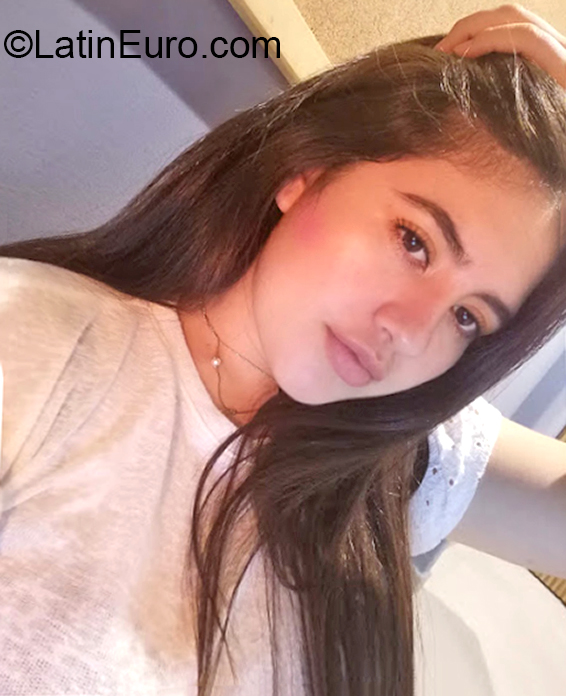 Date this passionate Mexico girl Itzel from Mexico City MX1923