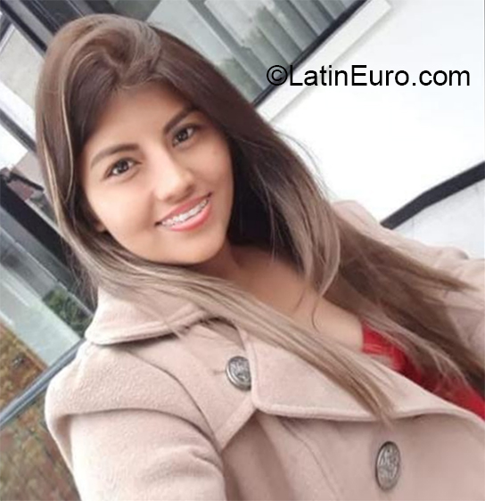 Date this pretty Colombia girl Leidy from Bucaramanga CO27878