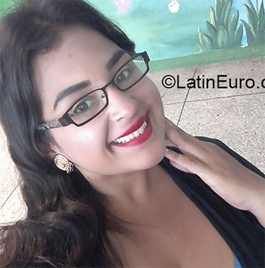 Date this voluptuous Venezuela girl Meleidi from Barquisimeto VE3309