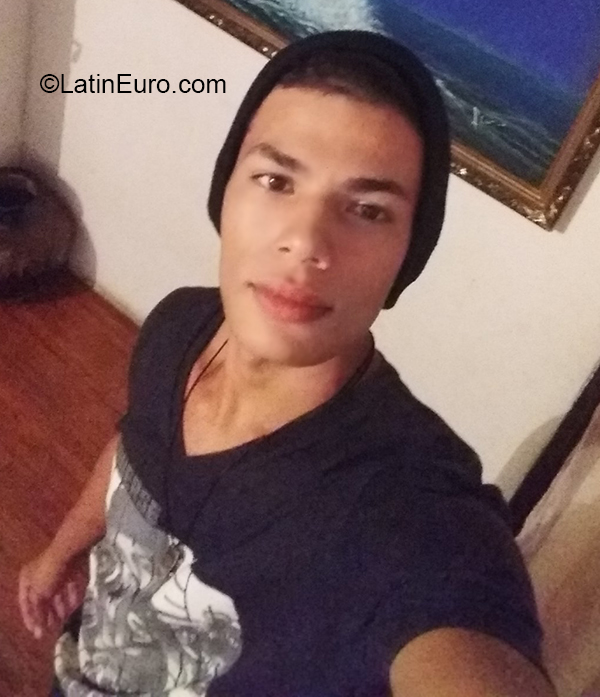 Date this funny Colombia man Waitery from Puerto Carreno VE3312