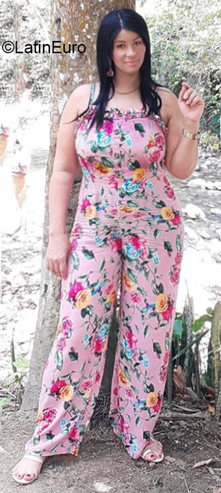 Date this gorgeous Dominican Republic girl MARITZA from Santo Domingo DO38425