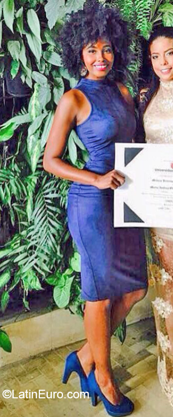 Date this pretty Colombia girl Angelica from Cali CO27949