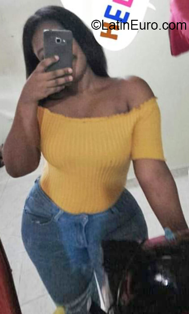 Date this cute Colombia girl Monica from Buenaventura CO27960