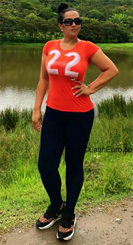 Date this nice looking Brazil girl Miriam from Sao Paulo BR11195