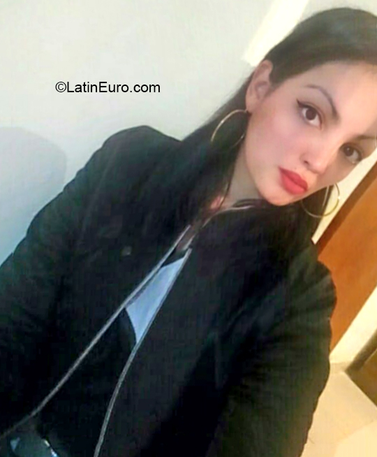 Date this georgeous Argentina girl Solange from Puerto Madryn AR470