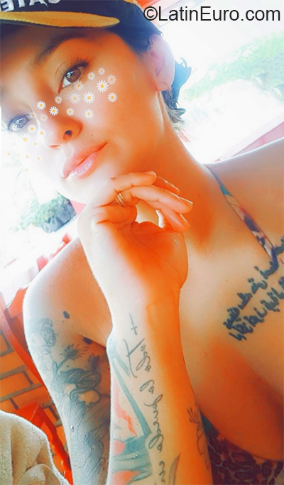 Date this charming Colombia girl Daniela from Cali CO28022