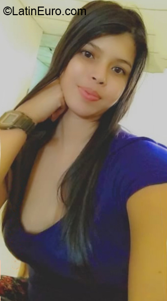 Date this charming Venezuela girl Hericia from Maracaibo VE3349
