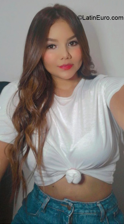 Date this voluptuous Colombia girl Maria from Medellin CO28039