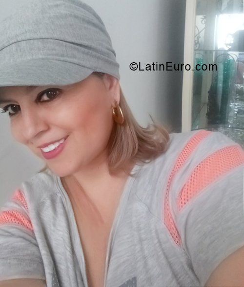 Date this cute Colombia girl Monica from Cali CO28068