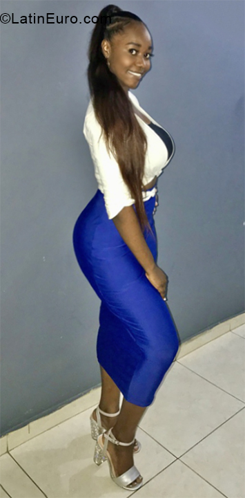 Date this good-looking Colombia girl Dani09 from Cali CO28073