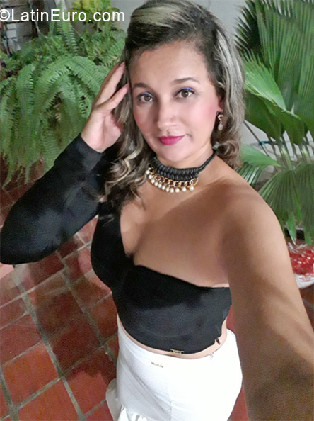 Date this hard body Colombia girl Yuli from Cucuta CO28075