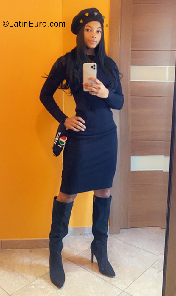 Date this charming Italy girl Maria isabel from Melfi IT325