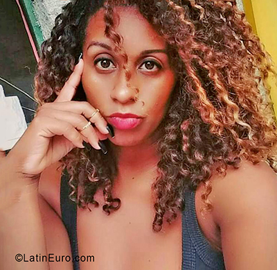 Date this foxy Brazil girl Renata from Rio de Janeiro BR11205