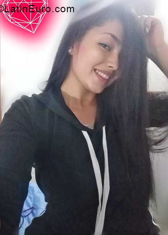 Date this pretty Colombia girl Stephania from Medellin CO28148