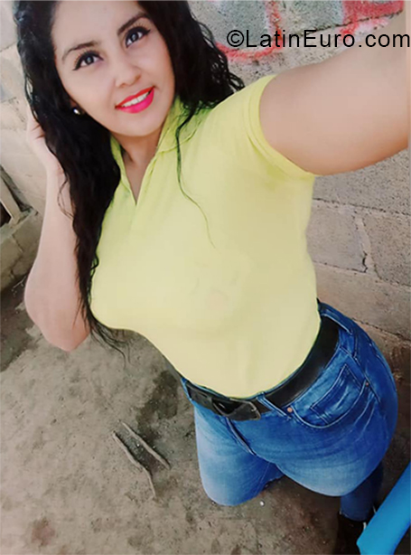Date this georgeous Nicaragua girl Izamara from Managua NI252