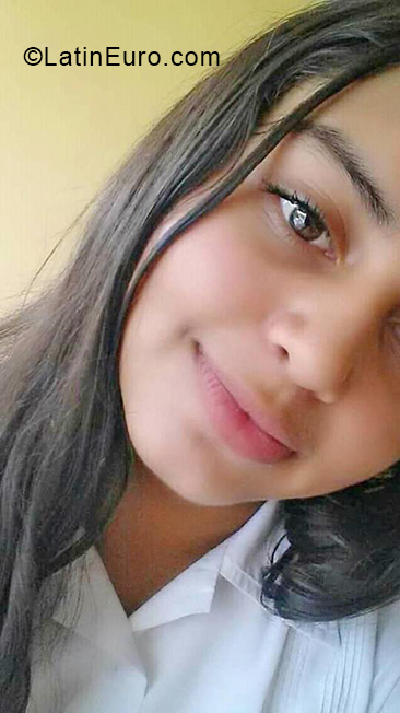 Date this stunning Honduras girl Keyla from Tegucigalpa HN2824