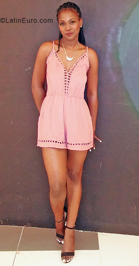 Date this cute Dominican Republic girl Claudia from La Romana DO38560
