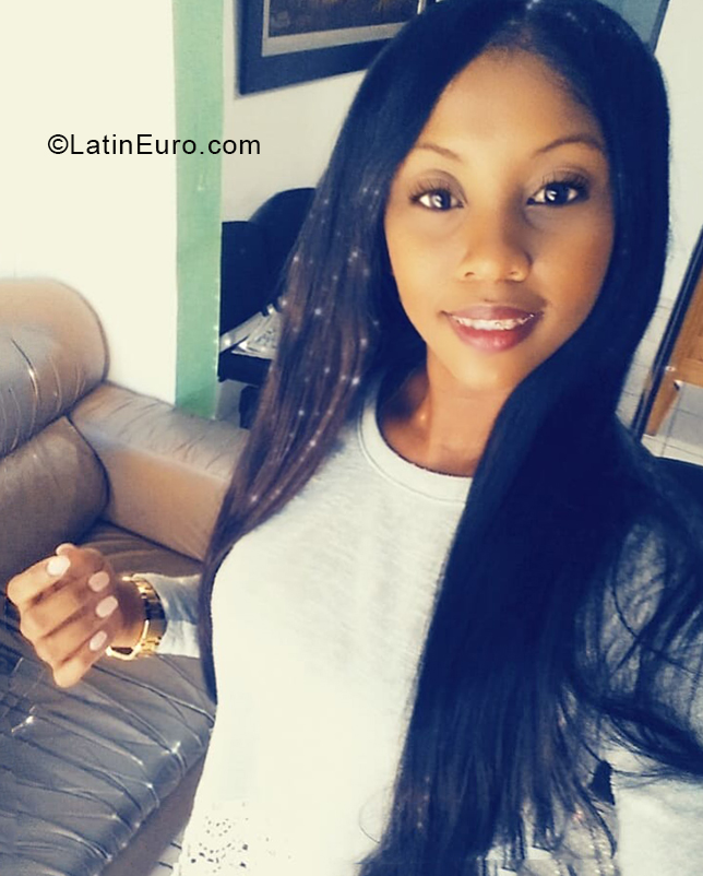 Date this hot Dominican Republic girl Julia from San Cristobal DO38566