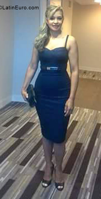 Date this athletic Colombia girl Maria from Bogota CO28266