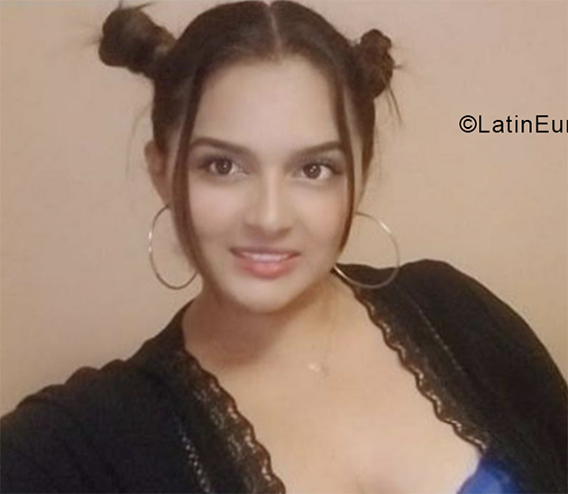 Date this sensual Honduras girl Patricia from San Pedro Sula HN2833