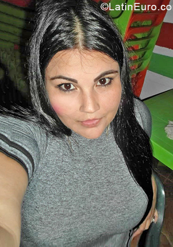 Date this lovely Colombia girl Mia from Bucaramanga CO28345