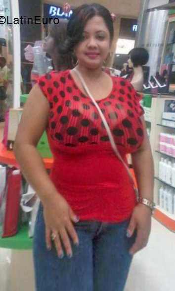 Date this charming Dominican Republic girl Guillermina from Santo Domingo DO40201