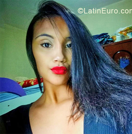 Date this pretty Brazil girl Bianca from Rio de Janeiro BR11225