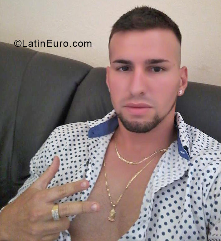 Date this gorgeous Chile man Angel from Lautaro CL192