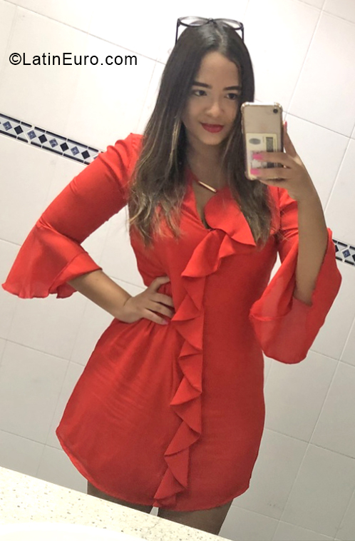 Date this beautiful Colombia girl Sophie from Valledupar CO30496