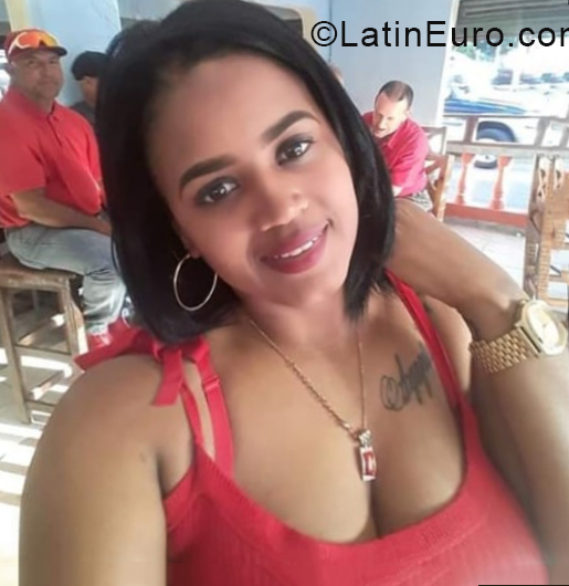 Date this voluptuous Dominican Republic girl Yuleini from Santiago DO38685