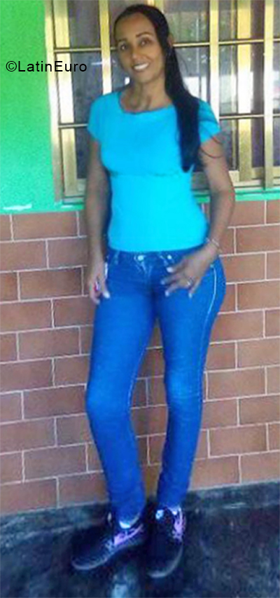 Date this sultry Venezuela girl Alejandra from Ribero VE3445