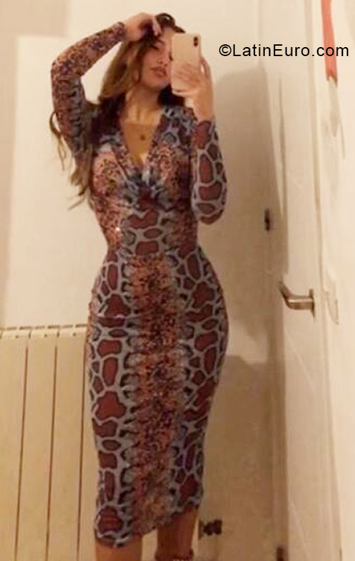 Date this pretty Spain girl Nora from Madrid ES534